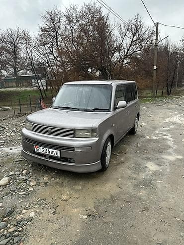 Toyota bB: 2001 г., 1.3 л, Автомат, Бензин, Минивэн — 2