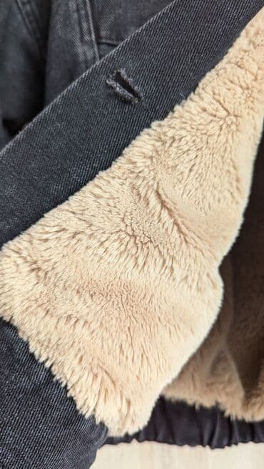 куртка норт фейс: Продаю джинсовую утепленую куртку.Плечи спущенные,на размер 42-46 — 4