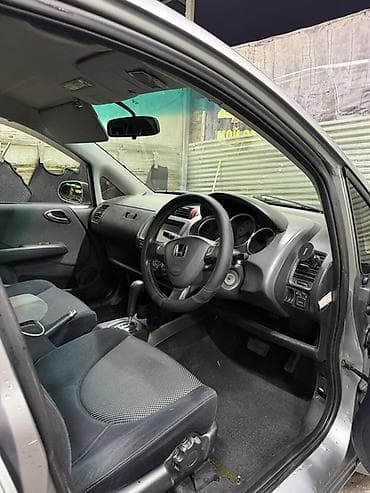 Продажа авто: Honda Fit: 2003 г., 1.5 л, Автомат, Бензин, Хэтчбэк — 5