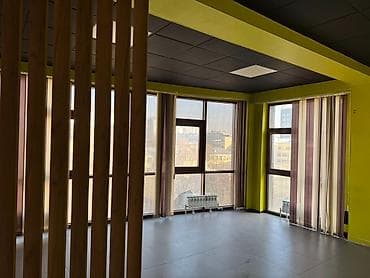 Коммерческая недвижимость: Аренда офисов, 135 м², В бизнес центре, С отдельной кухней, С системой безопасности, С отдельным сан узлом — 2