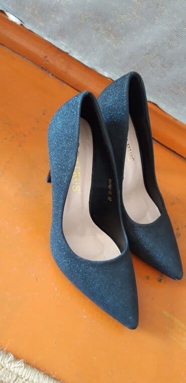 обувь для работы: Продаю 37размер свет черный — 2