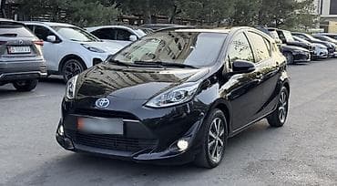 Продажа авто: Toyota Prius C: 2018 г., 1.5 л, Автомат, Гибрид, Хэтчбэк — 2