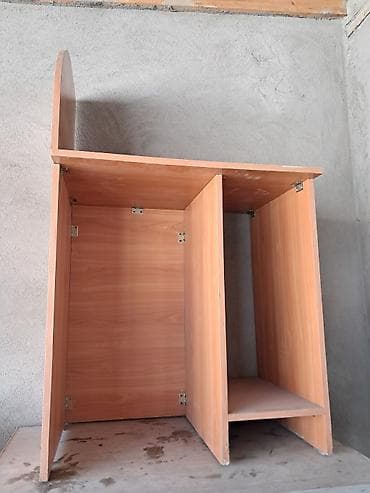 small table: Компьютерный стол, С полками — 1