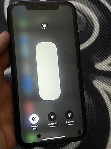 true: IPhone Xr, Б/у, 128 ГБ, Черный, Защитное стекло, 100 % — 2