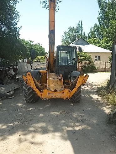 х5 м: Погрузчик, JCB, 2003 г., Колесный, Фронтальный — 2