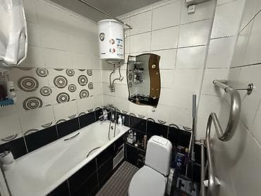 -Продаю 3к КВ 7-мкр на 1этаже -В 5- минутах ходьбы: детсад-135 и 20 — 10