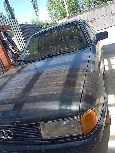 Audi 80: 1991 г., 1.8 л, Механика, Бензин, Седан