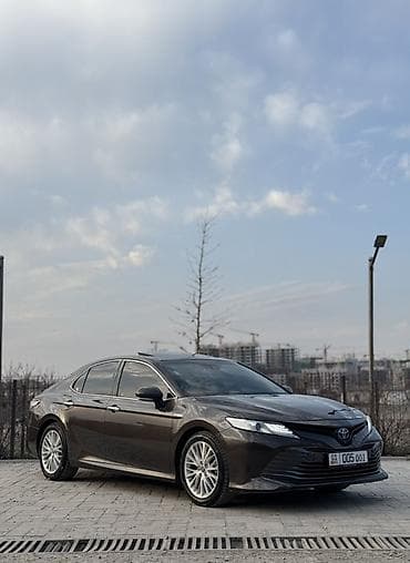 Транспорт: Toyota Camry: 2018 г., 2.5 л, Вариатор, Гибрид, Седан — 3