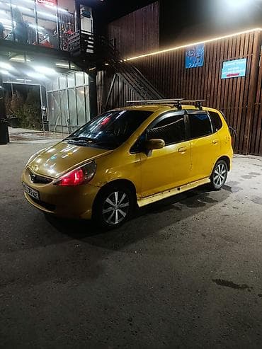Продажа авто: Honda Fit: 2005 г., 1.5 л, Вариатор, Бензин, Хэтчбэк — 3