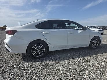 geely e5: Kia K3: 2022 г., Седан — 6