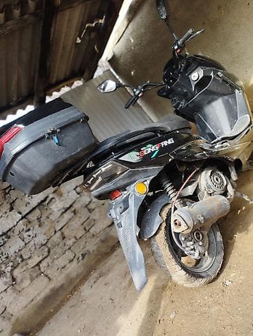 мотоцикл с люлькой: Тип скутера 180 куб. см, Бензин, Б/у — 4