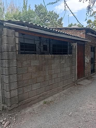 hostel osh: Сдаю кв. Барачного типа район нац. Госпиталя, 2 ком. Кухня — 5