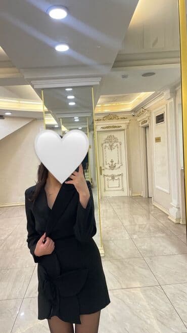 маленькое черное платье для полных: Вечернее платье, Коктейльное, Короткая модель, С рукавами, XS, S — 1