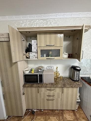 бу мебель кухонная: Кухонный гарнитур, цвет - Бежевый, ДСП — 5