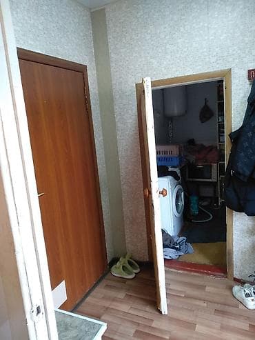 Аренда домов: Продаётся дом центр район площади, саманный, участок 4.8 соток, три — 5