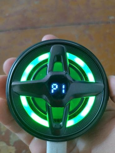 mini refrigerator: LED‑ароматизатор для автомобиля с цифровым дисплеем - Круглый корпус — 8