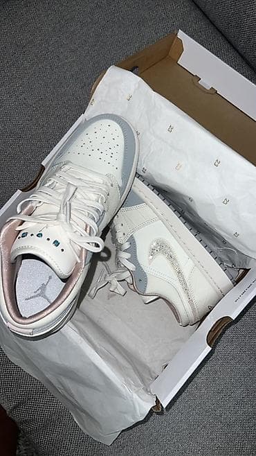 низкие джорданы: Кроссовки, 39, Air Jordan, Новый, цвет - Белый, Самовывоз, Платная доставка — 3