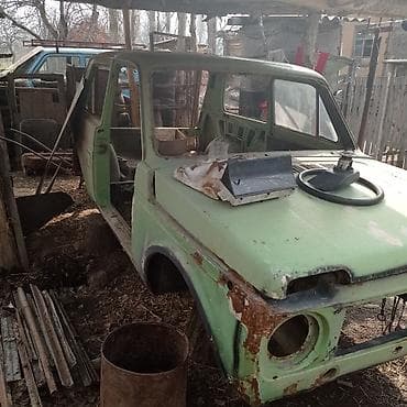 Крылья и комплектующие: Кузов автомобиля ВАЗ-2121 (Нива), ранние годы выпуска, зеленый. С — 3