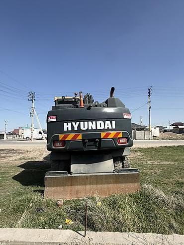 трактор клас: Экскаватор, Hyundai, Колесный — 2
