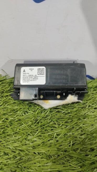 fort: Ford Fusion v-2.0 hybrid 2013 год, блок управления радио — 1