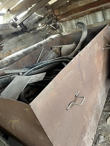 в связи с закрытием контейнера: Металлический ящик-бункер (контейнер) из листовой стали. Производство — 3