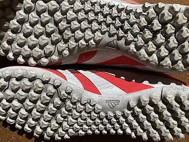 обувь для трекинга: Продам футбольные сороконожки Adidas Predator TF в ярком красном — 4
