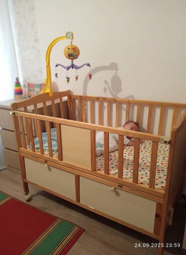 Манежи-кровати