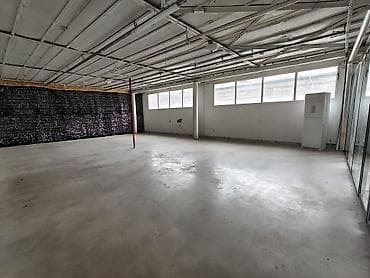 сдаю место на аламединском рынке: Сдаётся в аренду торговая площадь в ТЦ "Малика". Сдается помещение — 4