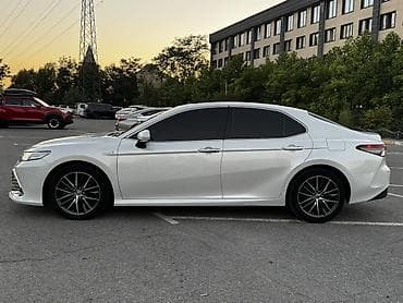 Унаа: Toyota Camry: 2022 г., 2.5 л, Вариатор, Гибрид, Седан — 7