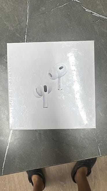 ipod touch 7: Apple AirPods Pro (2‑го поколения) с кейсом MagSafe (USB‑C) близкая — 1