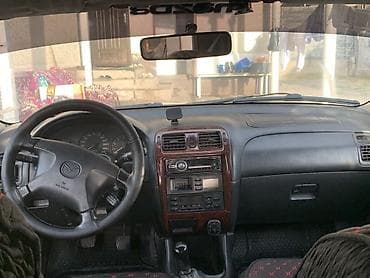 кирг шёлк: Mazda 626: 1998 г., 1.8 л, Кол менен иштөөчү, Бензин, Седан — 5