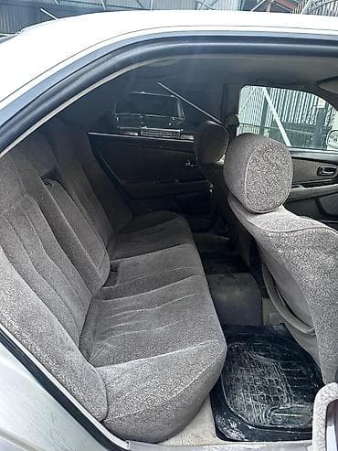 audi a8: Седан бизнес‑класса, правый руль. Серебристый цвет кузова. Кузов – 4 — 7