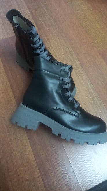 штаны кожаные: Высокие женские черные ботинки на шнуровке. - Материал : натуральная — 10