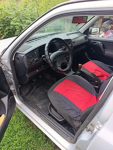 Унаа: Volkswagen Golf: 1993 г., 1.8 л, Кол менен иштөөчү, Бензин, Универсал — 8