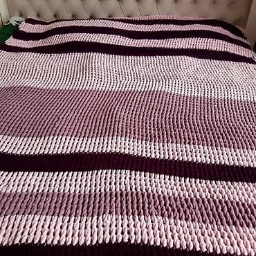 Продаётся плед плетенный в хорошем состоянии, розово-сиреневого цвета