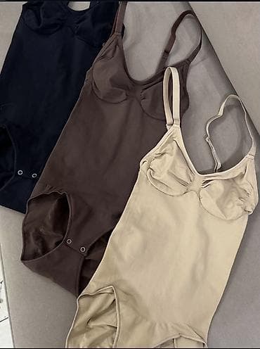 трикотажная: Утягивающий Боди с мягкими чашечками и регулируемыми бретелями - — 1