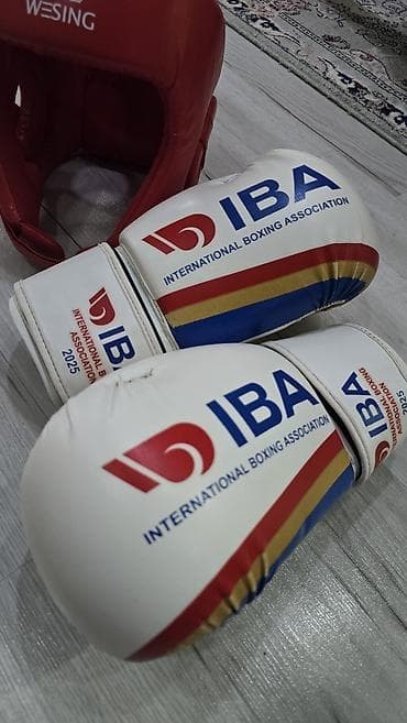 бокс товары: Комплект для бокса: - Перчатки IBA (International Boxing — 1