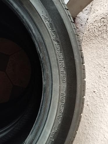 rex sprinter: Продаю разнопарые шины - Размер: 235/55 R19 - Индекс — 4