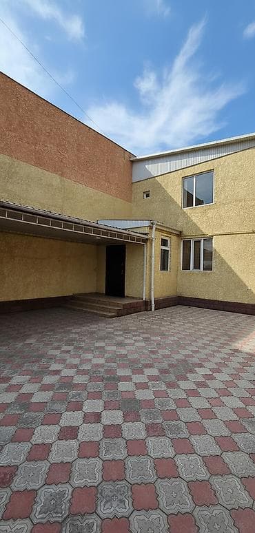 ( Продаётся новый дом с помещением под бизнес Локация: Свердловский