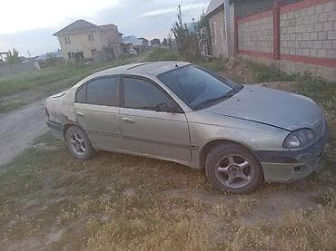 sur ron: Toyota Avensis: 1998 г., 1.8 л, Механика, Бензин, Седан — 3