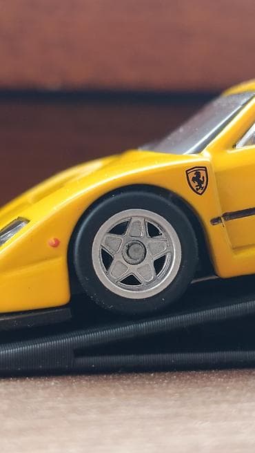 сувит: Масштабная модель спортивного автомобиля hot wheels Ferrari F40 в — 4