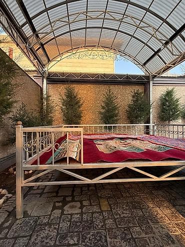 женская одежда двойка: Тапчан 3 x 2 x 1 м, Металл — 2