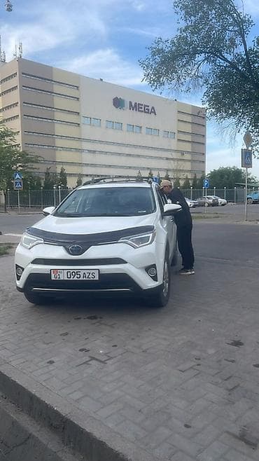 Toyota RAV4: 2017 г., 2.5 л, Автомат, Гибрид, Кроссовер — 2