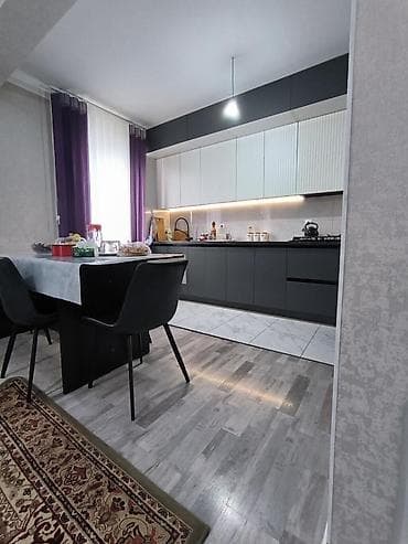 Дома: 🏡 Продаётся просторный дом в районе Ак-Орго (Бишкек) 📍 ул. Б — 10