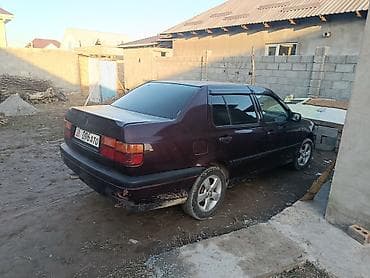 венто на обмен: Volkswagen Vento: 1993 г., 1.8 л, Механика, Бензин, Седан — 2
