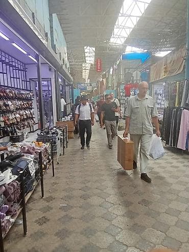 Эркектер кийими: Продаю контейнер проходной ряд 18 тый проход два контейнер два книжки — 1
