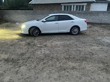 машина салон: Toyota Camry: 2013 г., Седан — 2