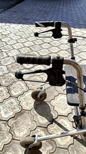 ремень для коляски: Роллатор (ходунки с колесами) с сиденьем и корзиной - Четырехколесная — 4