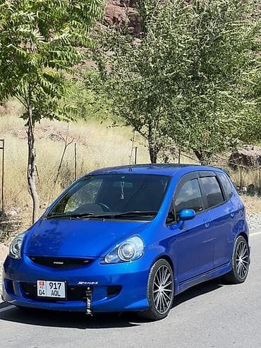 Продажа авто: Honda Fit: 2002 г., 1.3 л, Вариатор, Бензин, Хэтчбэк — 1