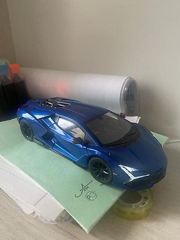 Коллекционная модель автомобиля Lamborghini Revuelto, масштаб 1:24. - — 1